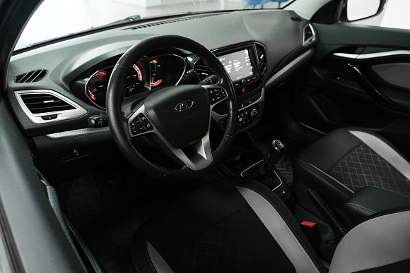 Lada (ВАЗ) Vesta Luxe Multimedia, 2021 года, пробег 183000 км