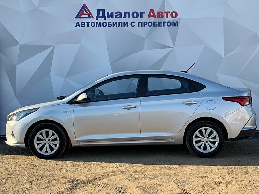 Hyundai Solaris Специальная Серия "10 лет" + Comfort, 2021 года, пробег 13000 км