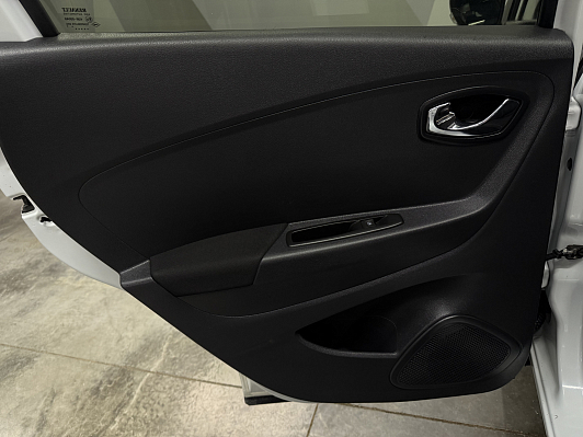 Renault Kaptur Style, 2017 года, пробег 121453 км