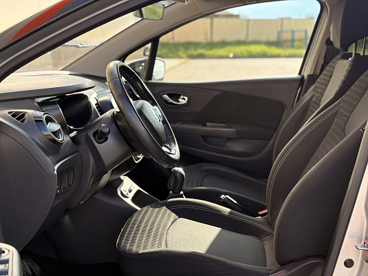 Renault Kaptur Drive, 2017 года, пробег 122213 км