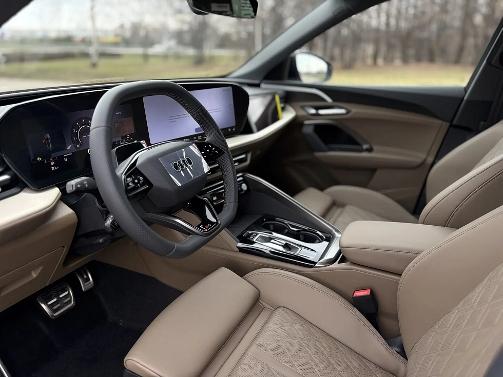 Audi Q5 40 TFSI quattro Luxury Dynamic, белый