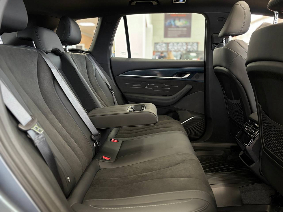 Geely Monjaro Люкс (2023-2025), серый