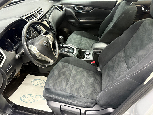 Nissan X-Trail LE, 2015 года, пробег 65541 км