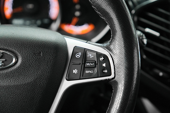 Lada (ВАЗ) Vesta Luxe Multimedia, 2021 года, пробег 183000 км