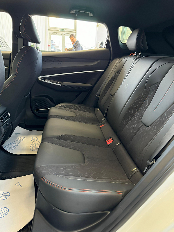 Geely Cityray Флагман, белый