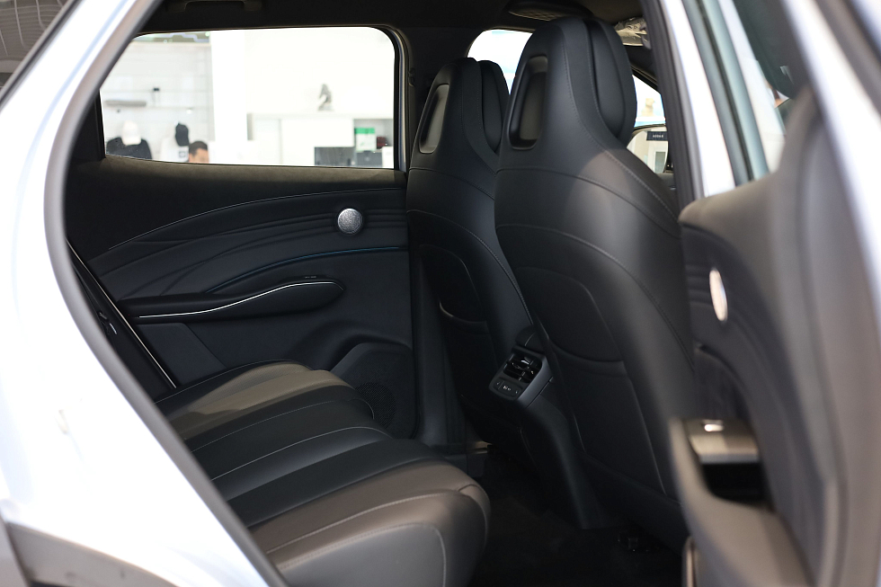 Jaecoo J8 Престиж +, черный