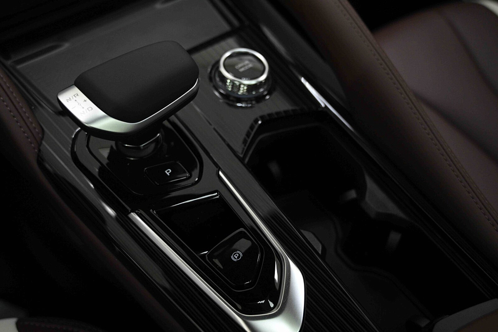 Geely Monjaro Flagship (2023-2025), черный