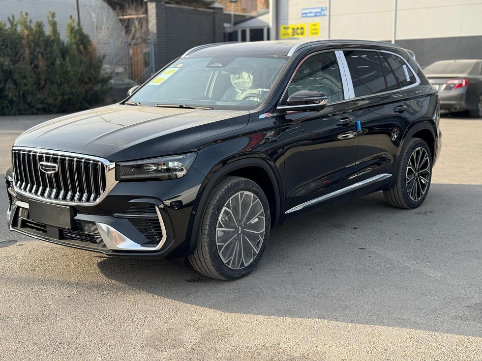 Geely Monjaro Люкс, черный