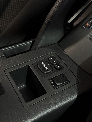 Toyota RAV4, 2011 года, пробег 180000 км