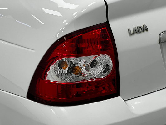 Lada (ВАЗ) Priora Люкс, 2011 года, пробег 111000 км