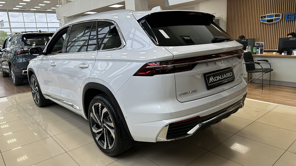 Geely Monjaro Флагман, белый