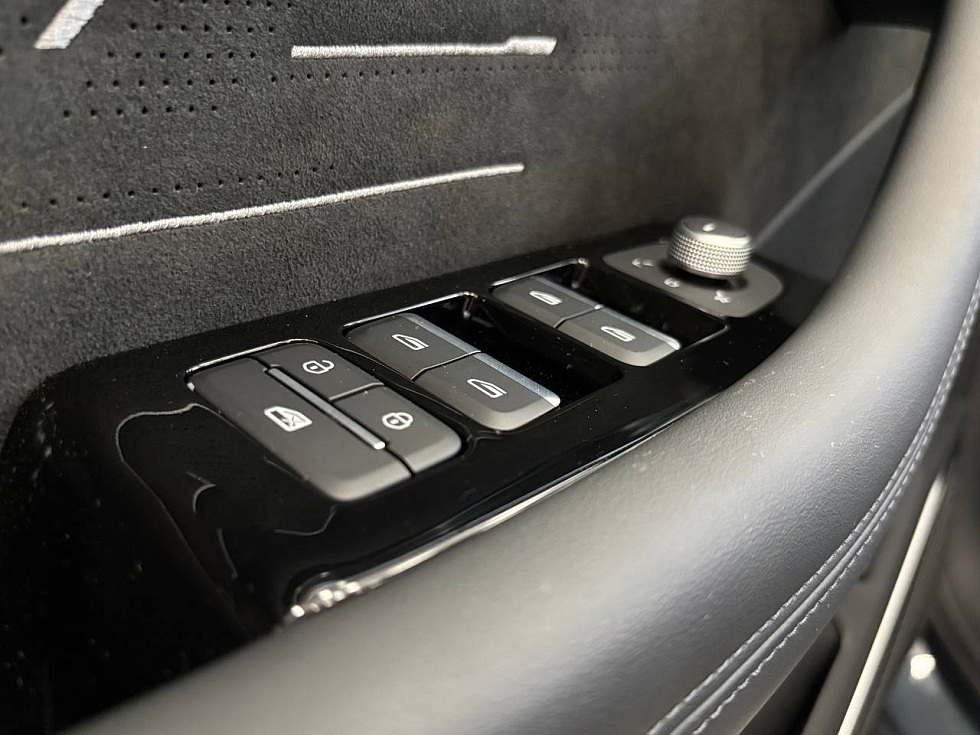 Geely Monjaro Luxury, серый