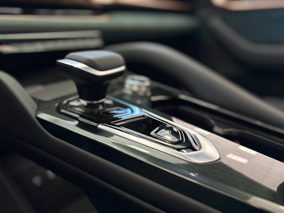 Geely Monjaro Luxury, зеленый