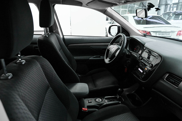 Mitsubishi Outlander Instyle, 2012 года, пробег 210070 км