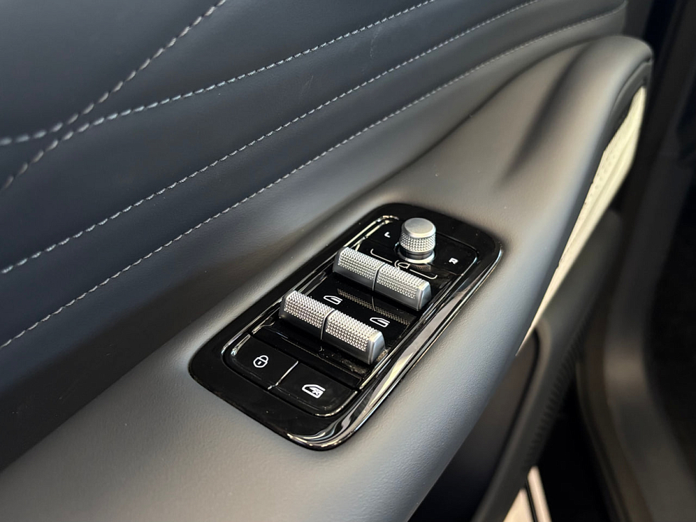 Geely EX5 EM-i Pro, черный