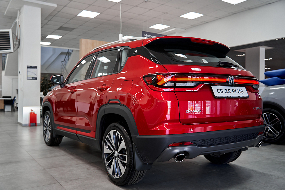 Changan CS35 Plus Advance, красный