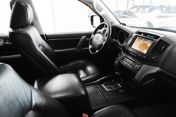 Toyota Land Cruiser, 2011 года, пробег 311307 км