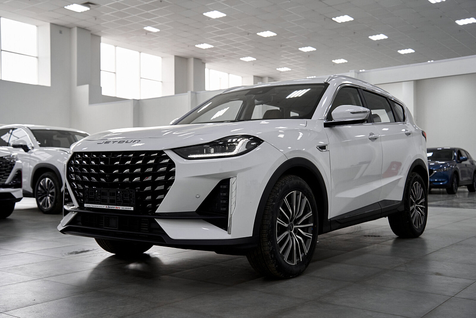 JETOUR X70+ Престиж, белый