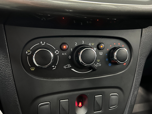 Renault Logan Drive, 2021 года, пробег 67450 км