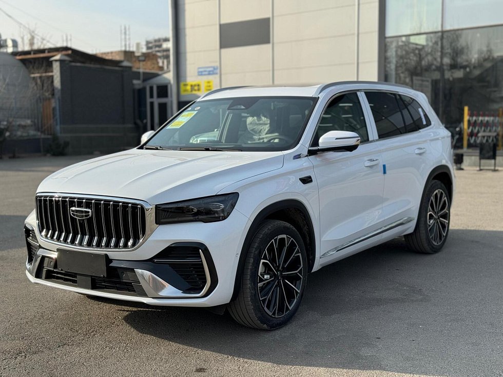 Geely Monjaro Люкс, белый