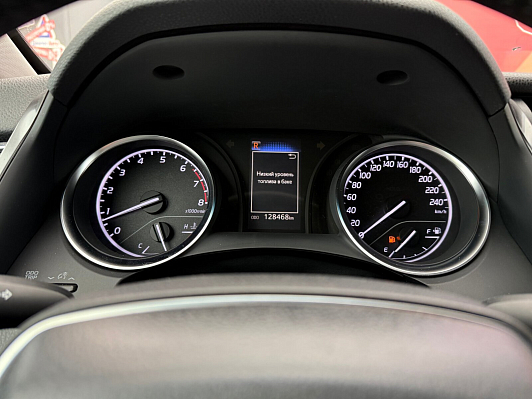 Toyota Camry Элеганс Safety, 2019 года, пробег 148500 км