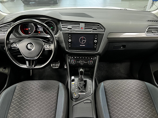 Volkswagen Tiguan Highline, 2019 года, пробег 125699 км