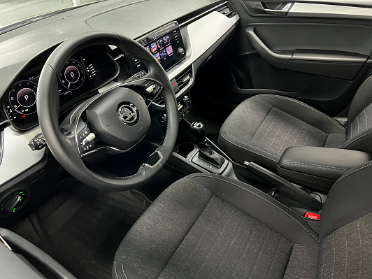 Skoda Rapid Style, 2021 года, пробег 107800 км