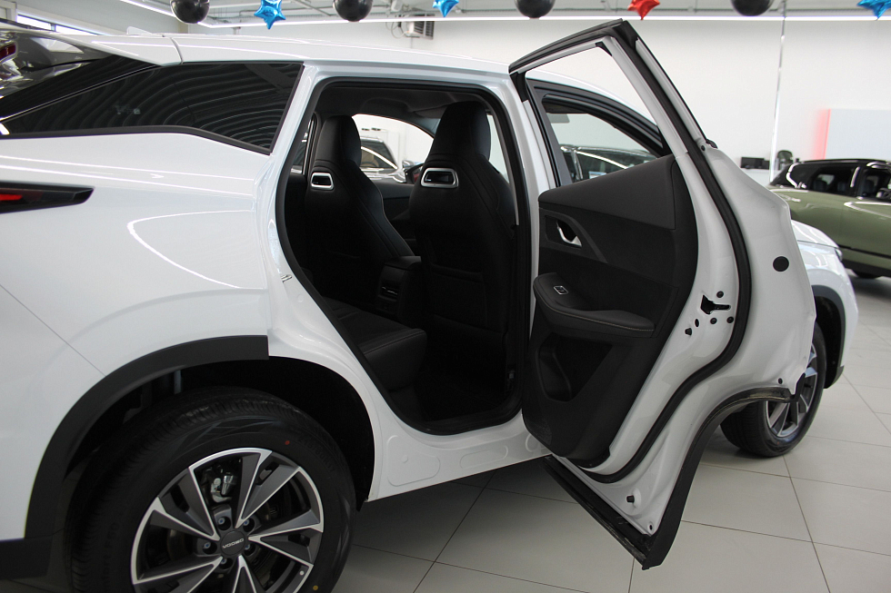 Omoda C5 Drive, белый