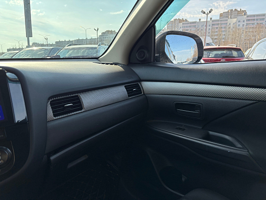 Mitsubishi Outlander Instyle, 2012 года, пробег 206000 км