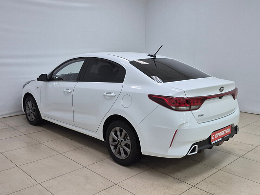 Kia Rio Luxe, 2020 года, пробег 59310 км