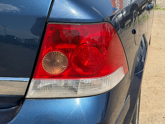 Opel Astra, 2011 года, пробег 275000 км