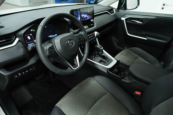 Toyota RAV4, 2025 года, пробег 142 км