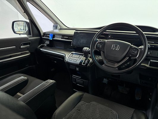 Honda Stepwgn, 2016 года, пробег 103370 км