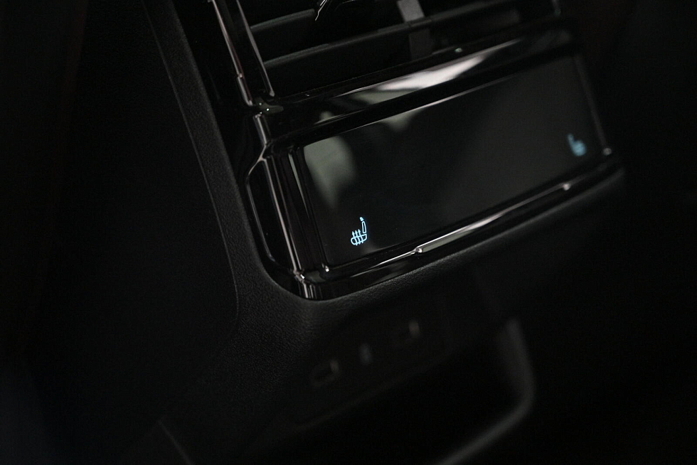 Geely Monjaro Flagship (2023-2025), белый