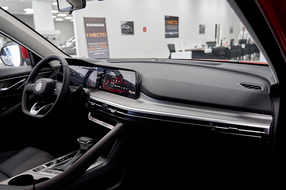 Changan CS35 Plus Техно, красный