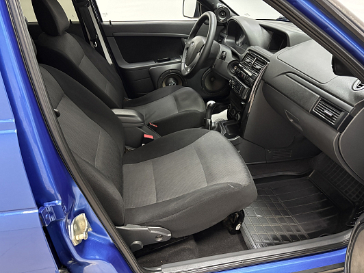 Lada (ВАЗ) Priora Standard 21702-40-050, 2017 года, пробег 98921 км