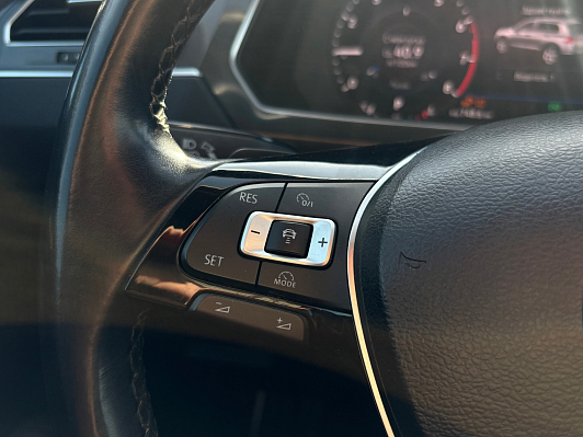 Volkswagen Tiguan Exclusive, 2018 года, пробег 133235 км