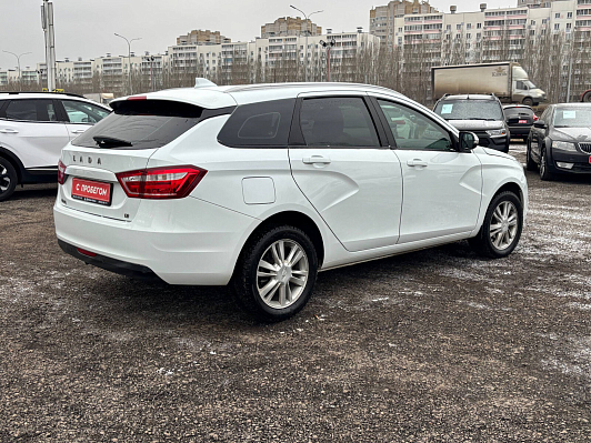 Lada (ВАЗ) Vesta Luxe Multimedia (2017-2019), 2019 года, пробег 92437 км