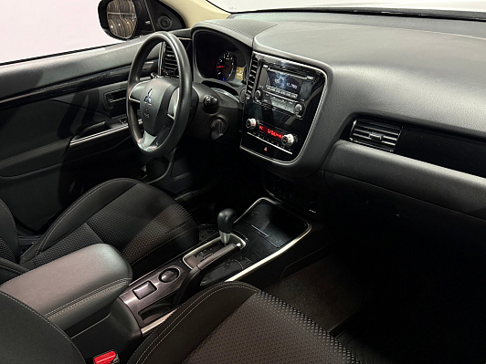 Mitsubishi Outlander Inform, 2020 года, пробег 90700 км