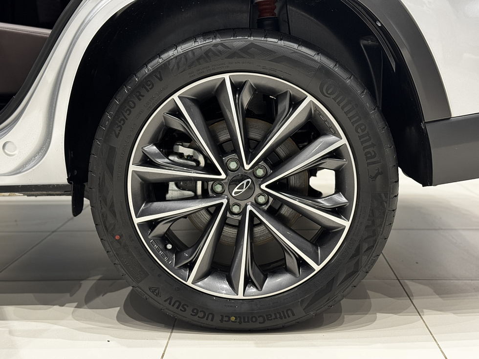 Chery Tiggo 8 Pro Max Ultimate 4WD, серебряный