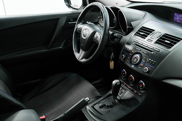 Mazda 3 Touring Plus, 2012 года, пробег 156000 км