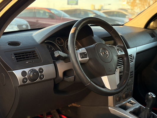 Opel Astra Enjoy, 2011 года, пробег 199780 км