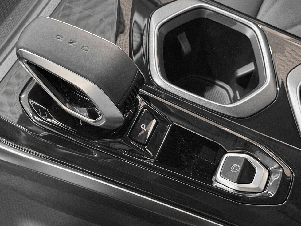 Geely Atlas Флагман, белый