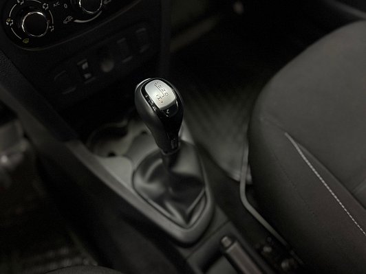 Renault Sandero Confort, 2016 года, пробег 87000 км