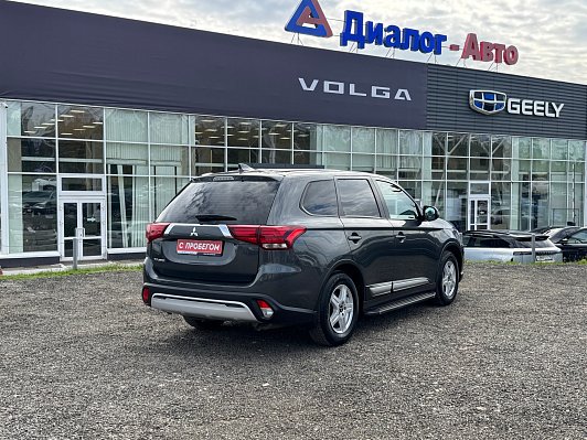 Mitsubishi Outlander Invite, 2021 года, пробег 59640 км