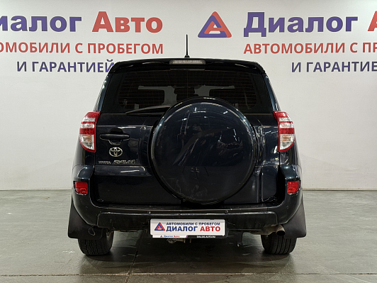 Toyota RAV4, 2011 года, пробег 180000 км