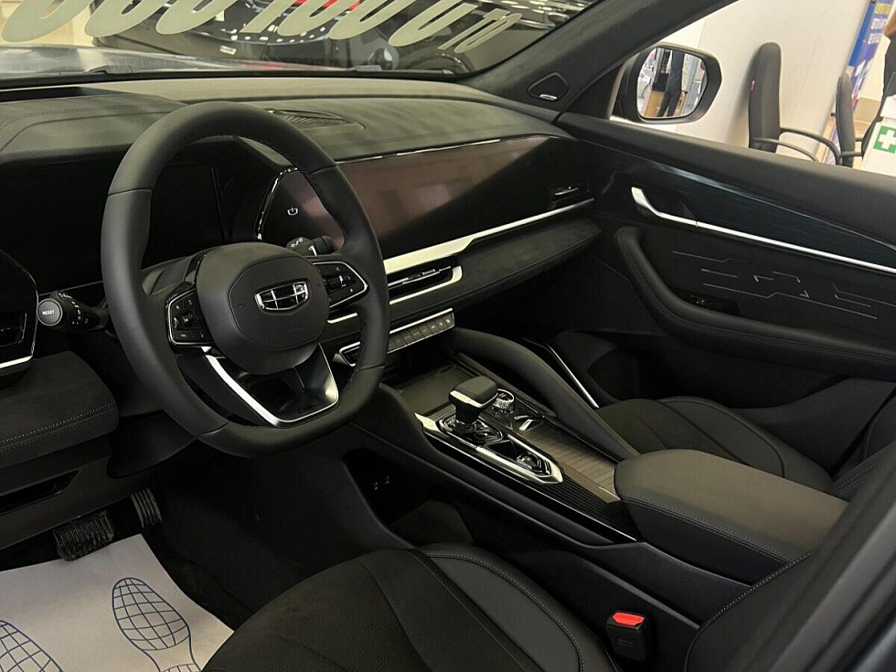 Geely Monjaro Flagship SE, черный