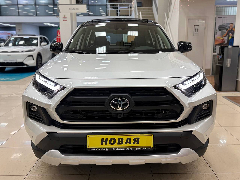 Toyota RAV4 Adventure, белый