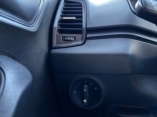 Skoda Karoq Active, 2022 года, пробег 242000 км