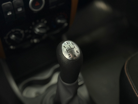 Lada (ВАЗ) Largus Luxe (7 мест), 2018 года, пробег 211000 км